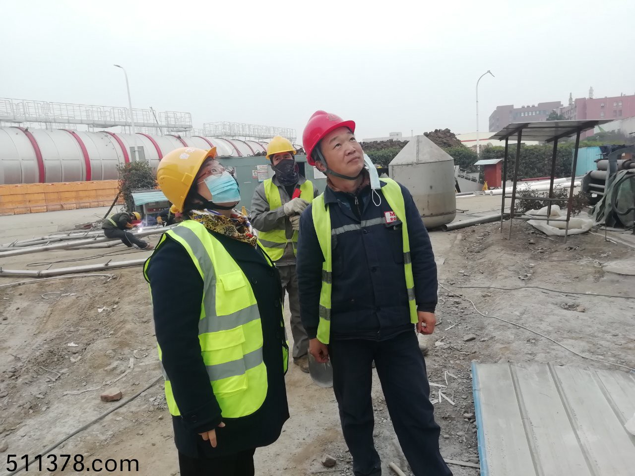 公司領(ling)導蒞臨杭(hang)州雪蘤(hua)項目檢(jian)査(zha)指導工作(zuo)